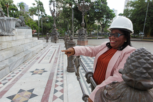 Mestre de obras mulher