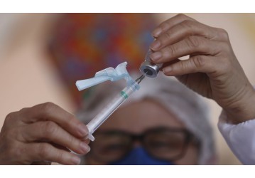 País receberá este mês 35 milhões de doses a mais de vacina contra covid-19