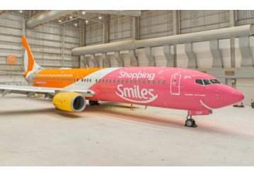 Gol personaliza avião para lançar o shopping de milhas da Smiles