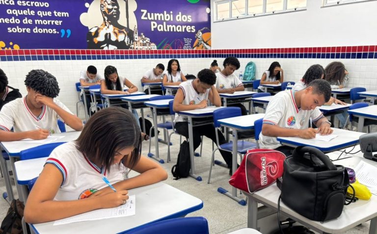 Estudantes da rede estadual participam do Programa Redação Nota 1000