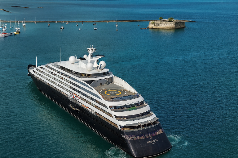 Bahia abre temporada de cruzeiros com navio luxuoso